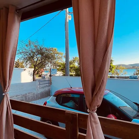 Taja Vortex مكان تخييم توراني